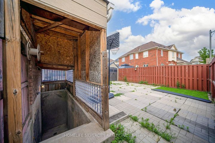 Photo 36 at 14 Alboreto Way, Credit Valley, Brampton