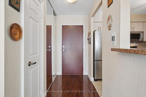 Photo 1 at 512 - 81 Townsgate Drive, Yorkhill, Vaughan