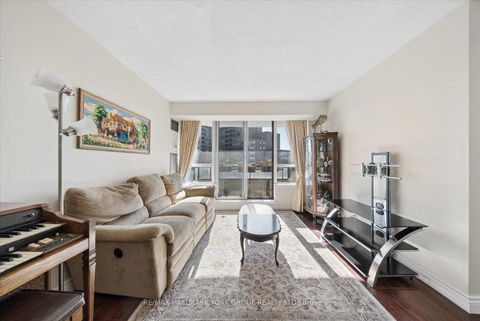 Photo 5 at 512 - 81 Townsgate Drive, Yorkhill, Vaughan