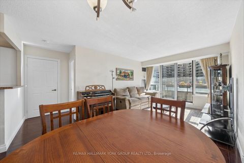 Photo 9 at 512 - 81 Townsgate Drive, Yorkhill, Vaughan