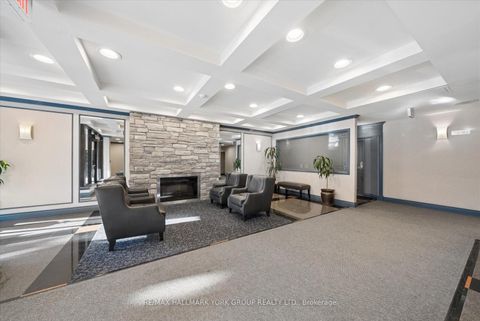 Photo 29 at 512 - 81 Townsgate Drive, Yorkhill, Vaughan