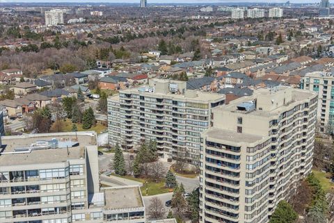 Photo 32 at 512 - 81 Townsgate Drive, Yorkhill, Vaughan