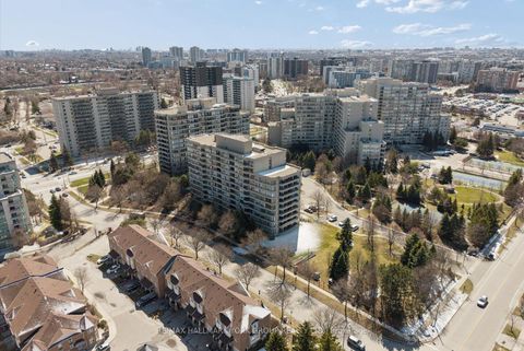 Photo 36 at 512 - 81 Townsgate Drive, Yorkhill, Vaughan