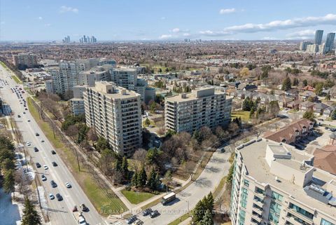 Photo 37 at 512 - 81 Townsgate Drive, Yorkhill, Vaughan