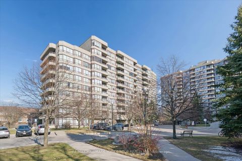 Photo 42 at 512 - 81 Townsgate Drive, Yorkhill, Vaughan
