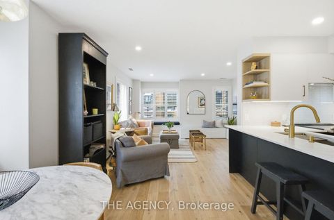 Photo 3 at 26 - 208 Niagara Street, Niagara, Toronto