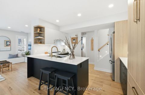 Photo 5 at 26 - 208 Niagara Street, Niagara, Toronto