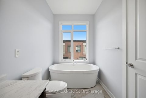 Photo 26 at 11 Fancamp Drive, Rural Vaughan, Vaughan