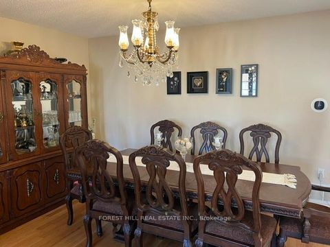 Photo 8 at 54 Timberview Drive, Patterson, Vaughan