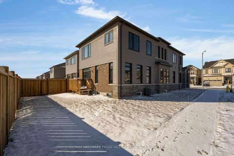 Photo 3 at 52 Durham Avenue, Rural Barrie Southeast, Barrie