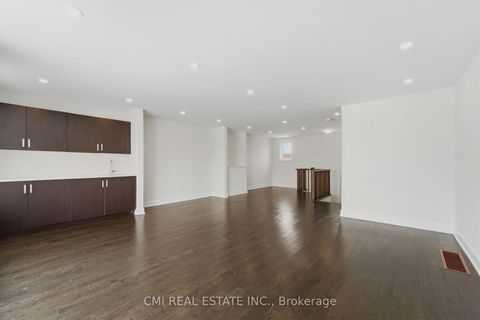 Photo 13 at 392 Farrell Road, Patterson, Vaughan