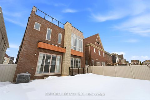 Photo 26 at 392 Farrell Road, Patterson, Vaughan