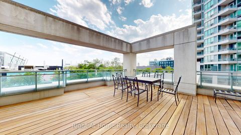 Photo 9 at 209 - 228 Queens Quay W, Waterfront Communities C1, Toronto