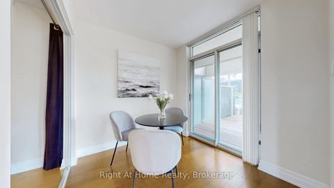 Photo 13 at 209 - 228 Queens Quay W, Waterfront Communities C1, Toronto