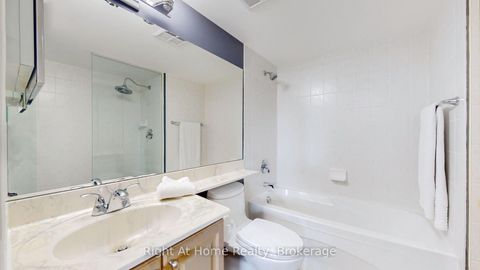 Photo 15 at 209 - 228 Queens Quay W, Waterfront Communities C1, Toronto