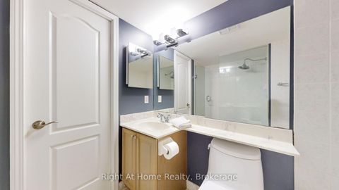 Photo 16 at 209 - 228 Queens Quay W, Waterfront Communities C1, Toronto