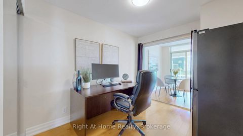 Photo 17 at 209 - 228 Queens Quay W, Waterfront Communities C1, Toronto