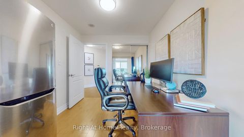 Photo 19 at 209 - 228 Queens Quay W, Waterfront Communities C1, Toronto