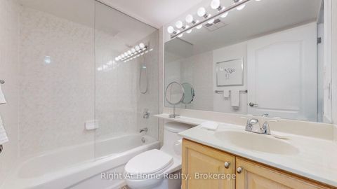Photo 20 at 209 - 228 Queens Quay W, Waterfront Communities C1, Toronto
