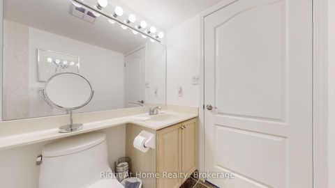 Photo 21 at 209 - 228 Queens Quay W, Waterfront Communities C1, Toronto