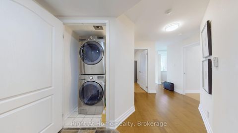 Photo 22 at 209 - 228 Queens Quay W, Waterfront Communities C1, Toronto