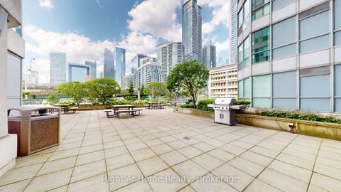 Photo 39 at 209 - 228 Queens Quay W, Waterfront Communities C1, Toronto