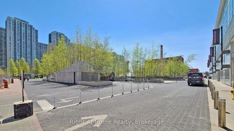 Photo 40 at 209 - 228 Queens Quay W, Waterfront Communities C1, Toronto