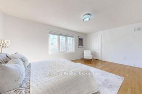 Photo 10 at 18 Hillsborough Court, Bayview Hill, Richmond Hill