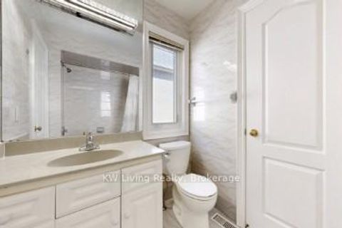 Photo 12 at 18 Hillsborough Court, Bayview Hill, Richmond Hill