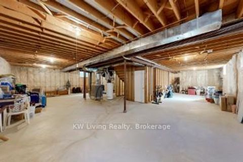 Photo 16 at 18 Hillsborough Court, Bayview Hill, Richmond Hill