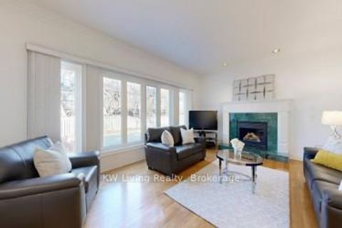 Photo 28 at 18 Hillsborough Court, Bayview Hill, Richmond Hill