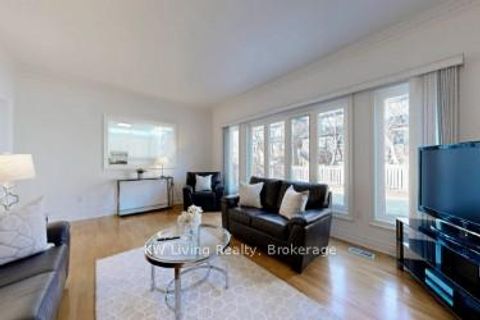 Photo 29 at 18 Hillsborough Court, Bayview Hill, Richmond Hill