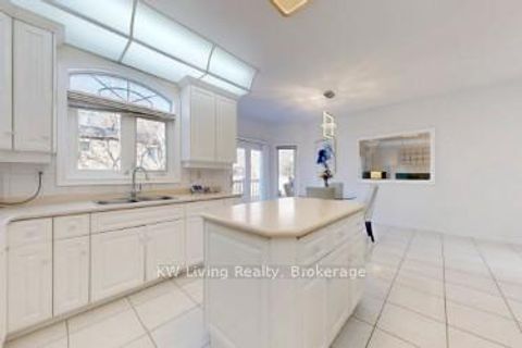 Photo 31 at 18 Hillsborough Court, Bayview Hill, Richmond Hill