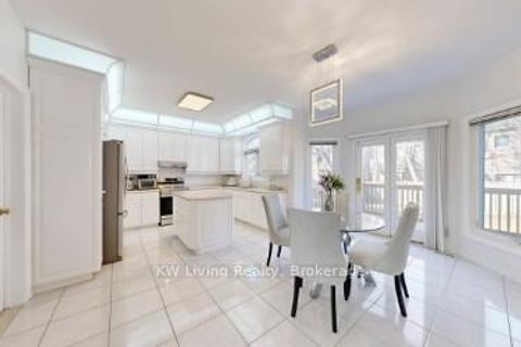 Photo 34 at 18 Hillsborough Court, Bayview Hill, Richmond Hill