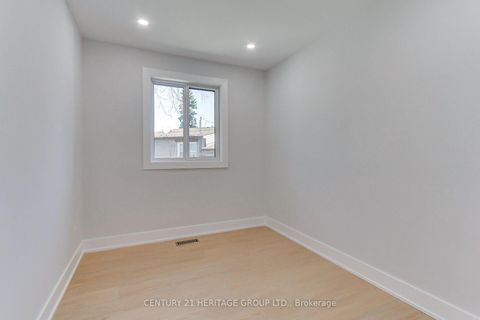 Photo 13 at 69 Marlin Court, London, Newmarket