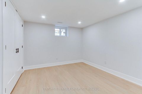 Photo 23 at 69 Marlin Court, London, Newmarket