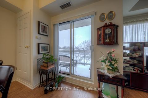 Photo 5 at 301 - 778 Sheppard Avenue W, Bathurst Manor, Toronto