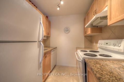 Photo 7 at 301 - 778 Sheppard Avenue W, Bathurst Manor, Toronto