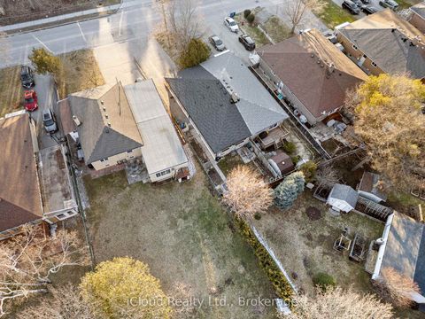 Photo 41 at 107 Bayview Parkway, Leslie Valley, Newmarket