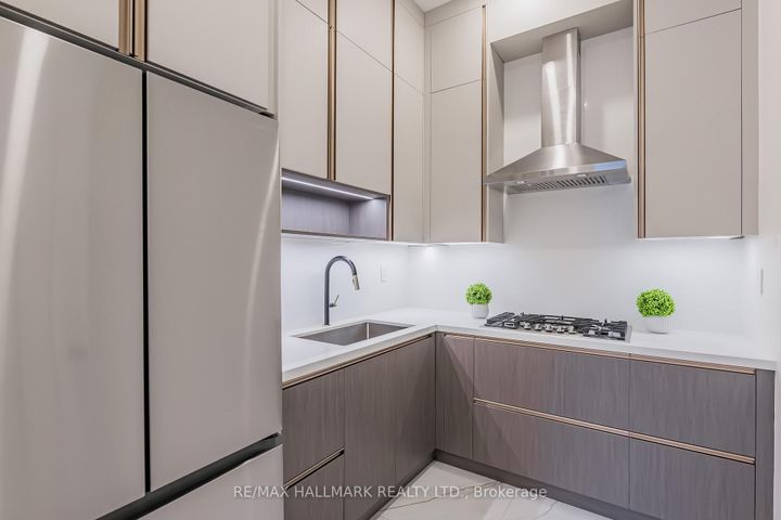 Photo 21 at 58 Sumner Heights Drive, Bayview Village, Toronto