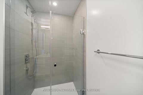 Photo 10 at 1004 - 1 Quarrington Lane, Don Mills, Toronto