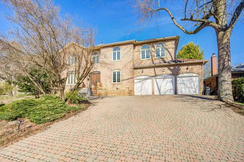 Photo 3 at 21 Kirkdale Crescent, Don Mills, Toronto