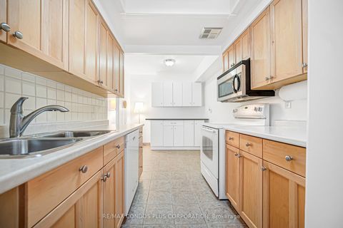 Photo 11 at 803 - 62 Wellesley Street W, Bay Street Corridor, Toronto
