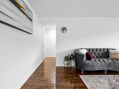 Photo 7 at 407 - 8 Kingsbridge Court, Branson, Toronto