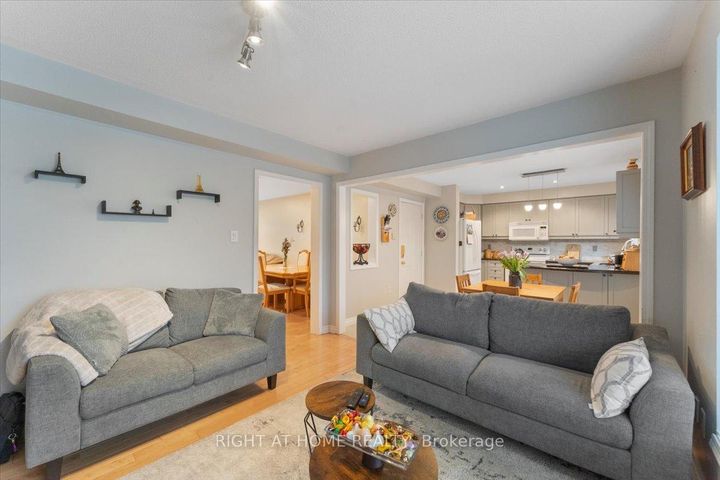 Photo 5 at 2356 Proudfoot Trail, WT West Oak Trails, Oakville