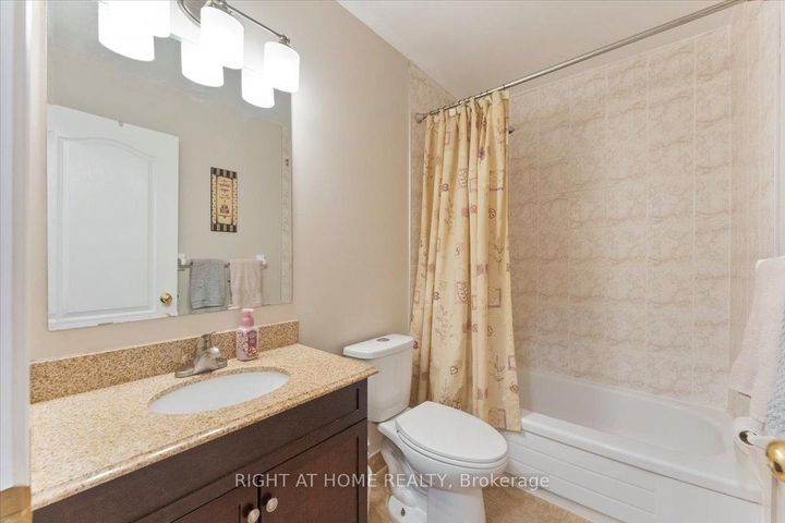 Photo 11 at 2356 Proudfoot Trail, WT West Oak Trails, Oakville