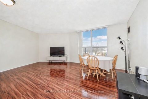 Photo 2 at 313 - 6 Humberline Drive, Clairville, Toronto