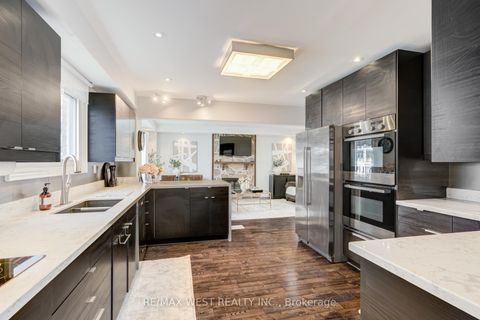 Photo 11 at 890 Wayne Drive, Leslie Valley, Newmarket