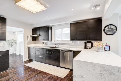 Photo 13 at 890 Wayne Drive, Leslie Valley, Newmarket