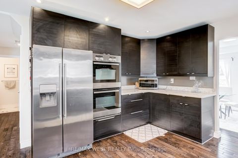 Photo 14 at 890 Wayne Drive, Leslie Valley, Newmarket